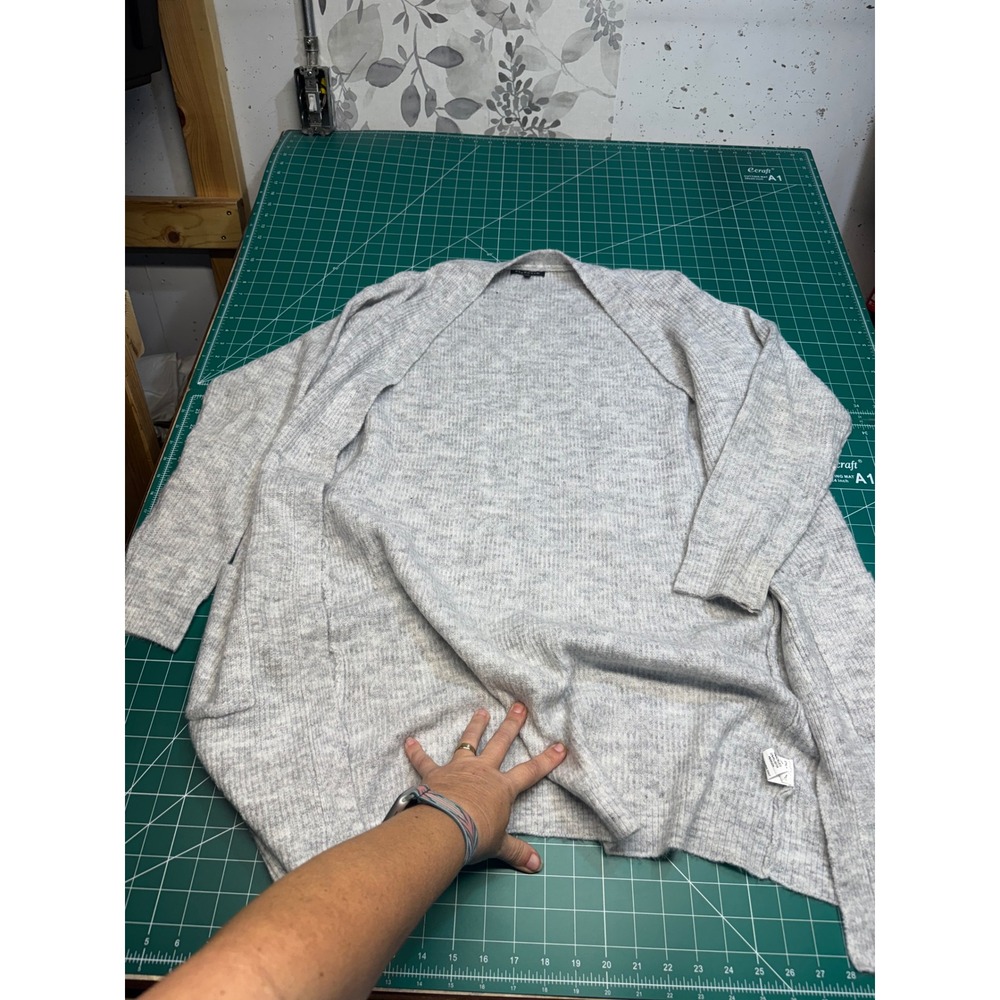 Staccato Womens Large Gray Open Front Knit Cardigan Sweater Long Sleeve Pockets